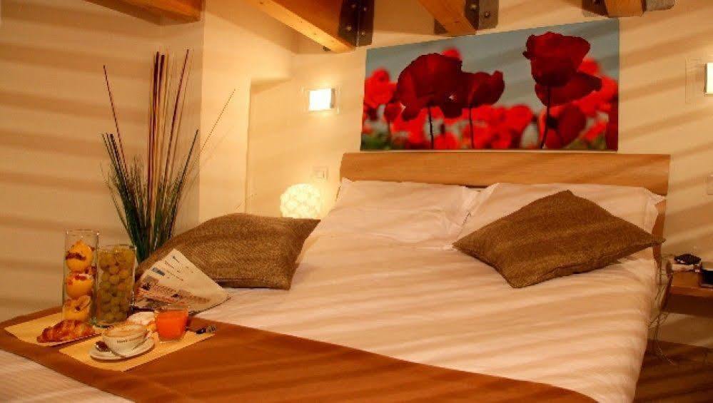 Residence Ilario Suite Hotel Riccione Exterior photo