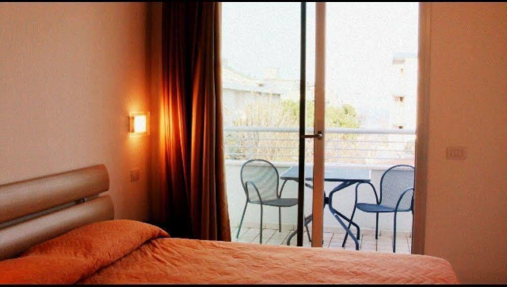 Residence Ilario Suite Hotel Riccione Exterior photo